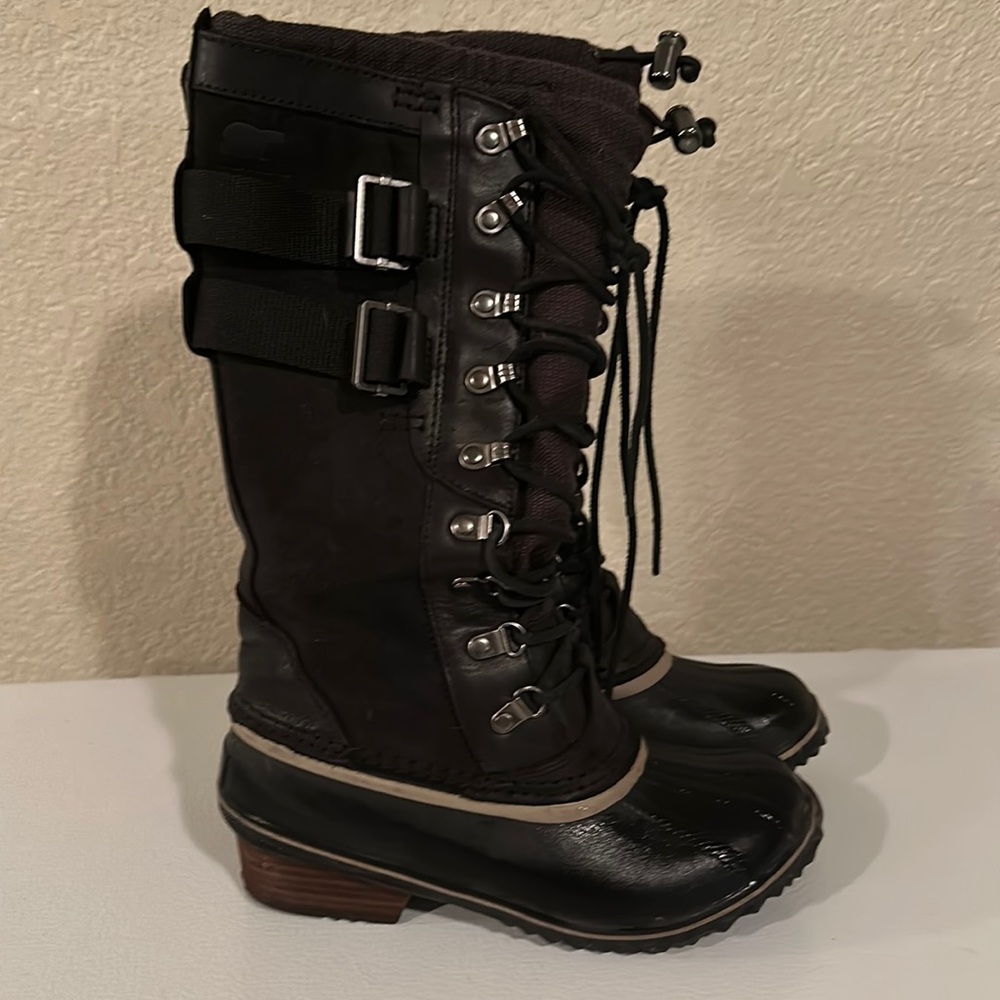 Sorel snow boots, size 6